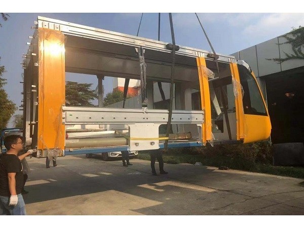 项目名称：上海致壮船务工程有限公司轨电车头搬运-屹星设备搬运