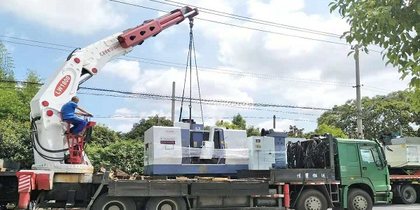 屹星设备吊装搬运公司：室内低空吊装与高空吊装的差别